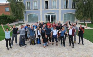 gruppen-foto mit allen teilnehmern beim schwarzgurt-camp auf sizilien
