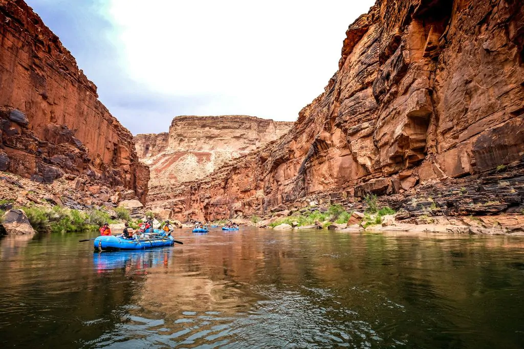 rafting auf dem colorado river im grand canyon_1800x1200px